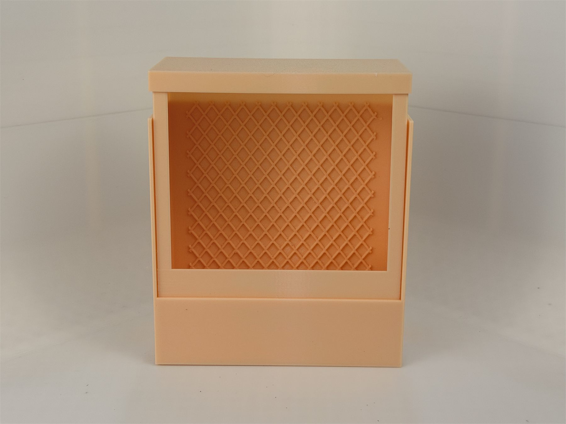 Tan chameleon feeder system